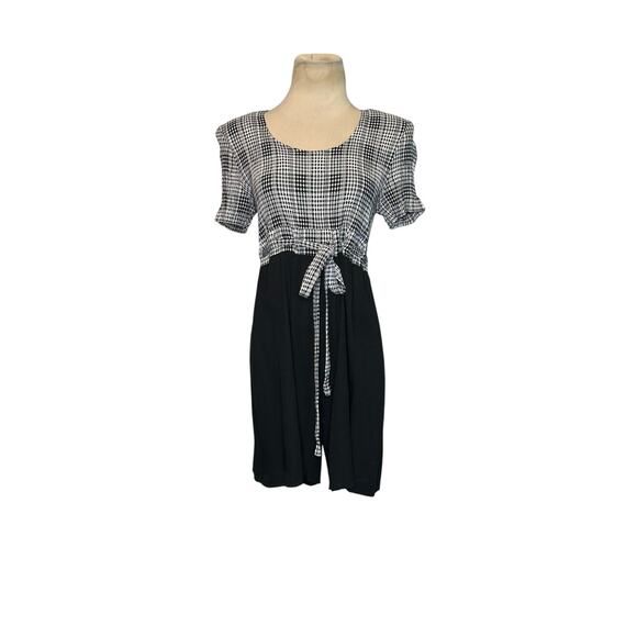 Breaking Loose black white short sleeves romper size 7/8 - Picture 5 of 14